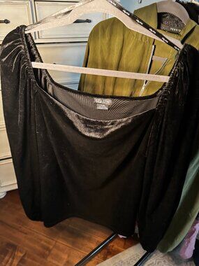City Chic Black Velvet Top (M / 18)
